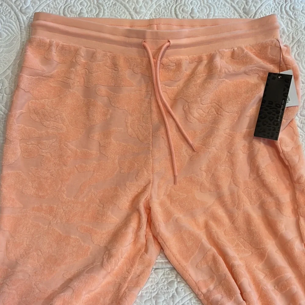 Jessica Simpson The Warm Up jogger set, medium top, large bottom, NWT‎